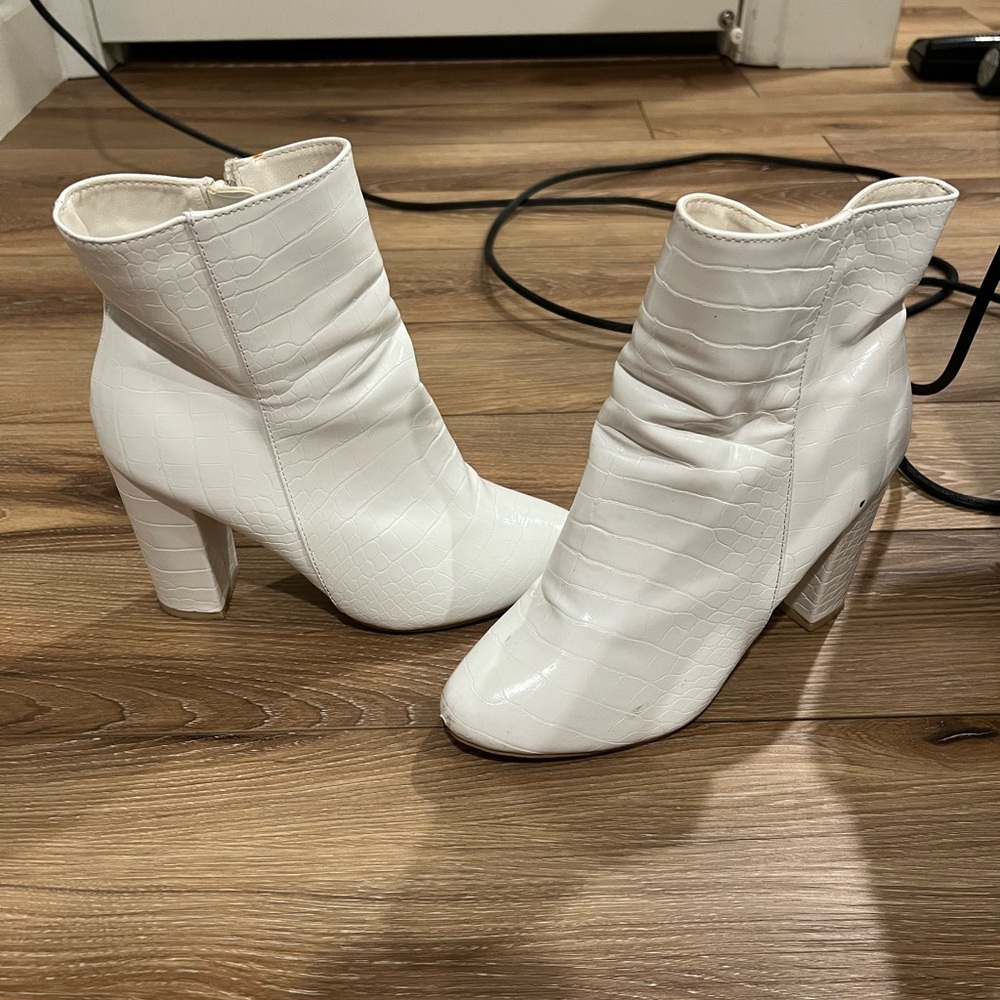 Pretty Little Thing Boots